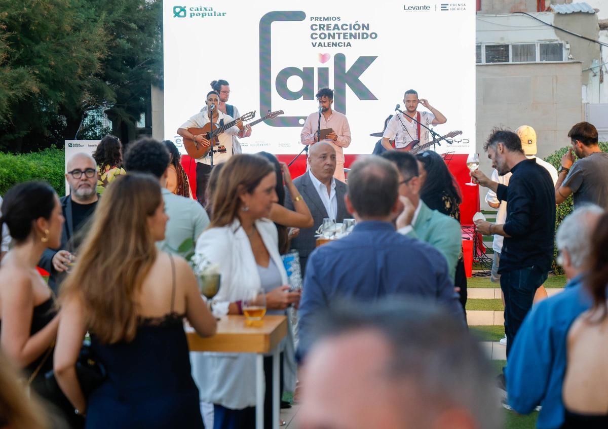 La actuación musical de Jarana’s armonizó el cóctel.