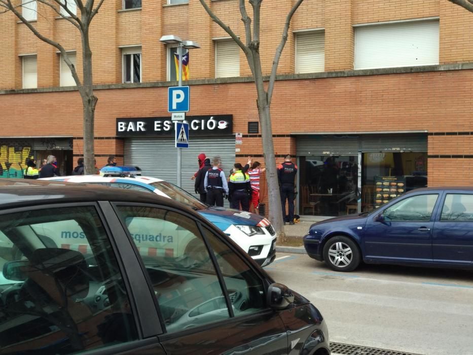 Desplegament de mossos al parc Central de Girona.