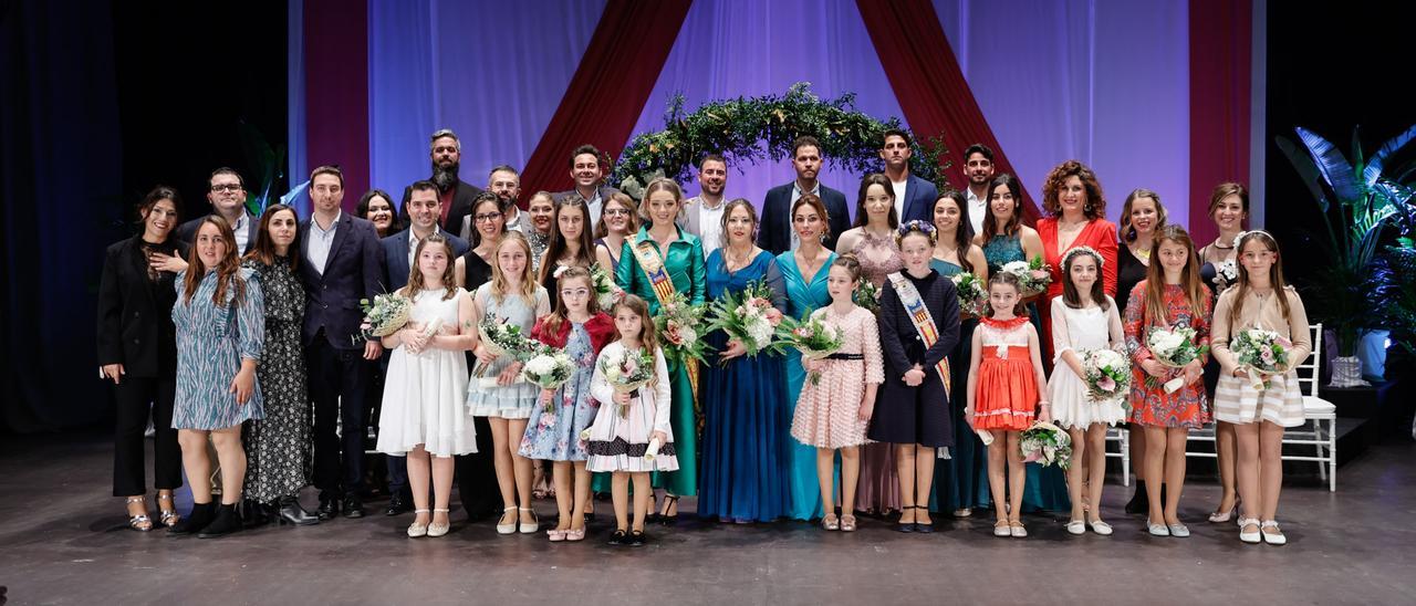 Las Reinas y damas de las fiestas de l'Alfàs, en el acto celebrado ayer.