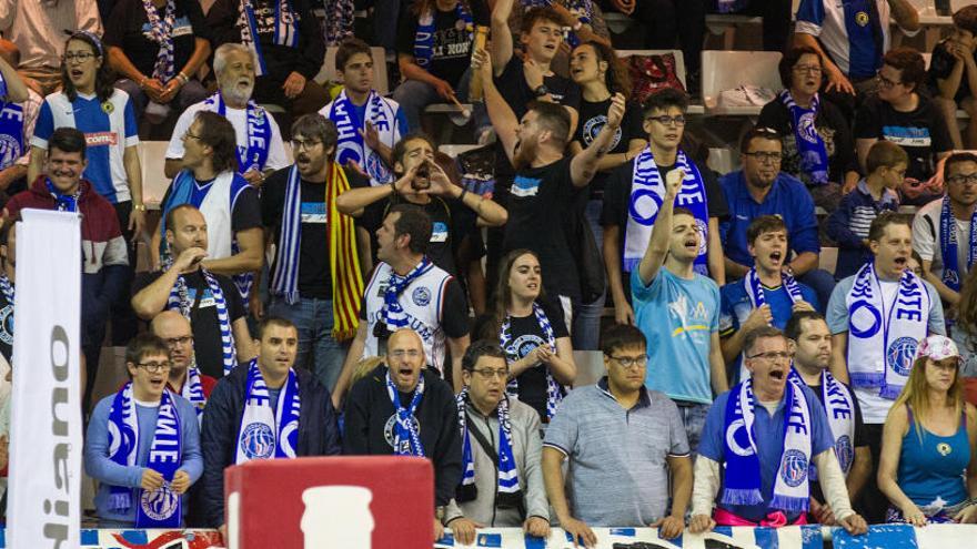 Aspecto de las gradas del Pabellón Pedro Ferrándiz, el pasado día 4 cuando el HLA logró el ascenso a LEB Oro ante el Navarra.