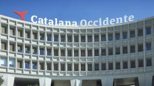 La família Serra llança una opa per excloure de borsa Catalana Occident