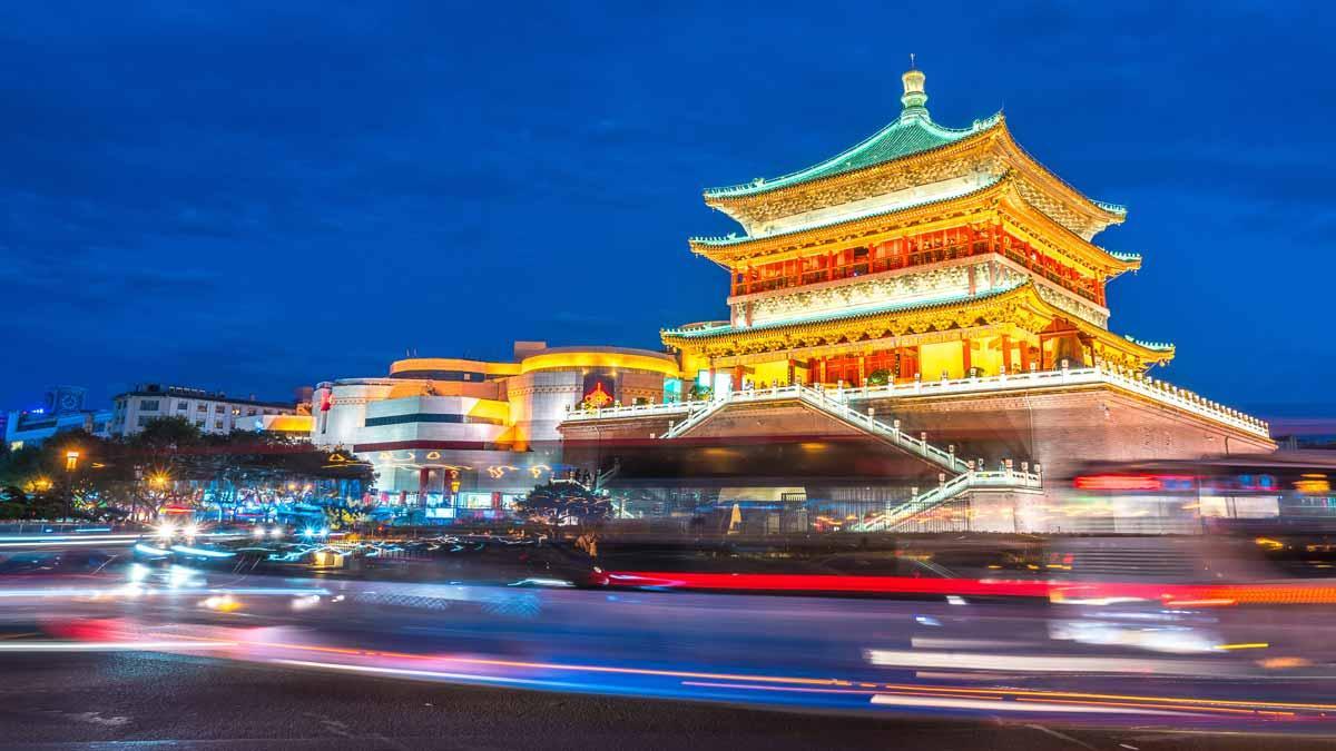 Antigua torre campanario en la ciudad de Xian, en China