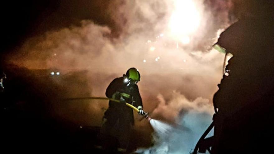 Incendio en la zona de Corralillo en Agüimes