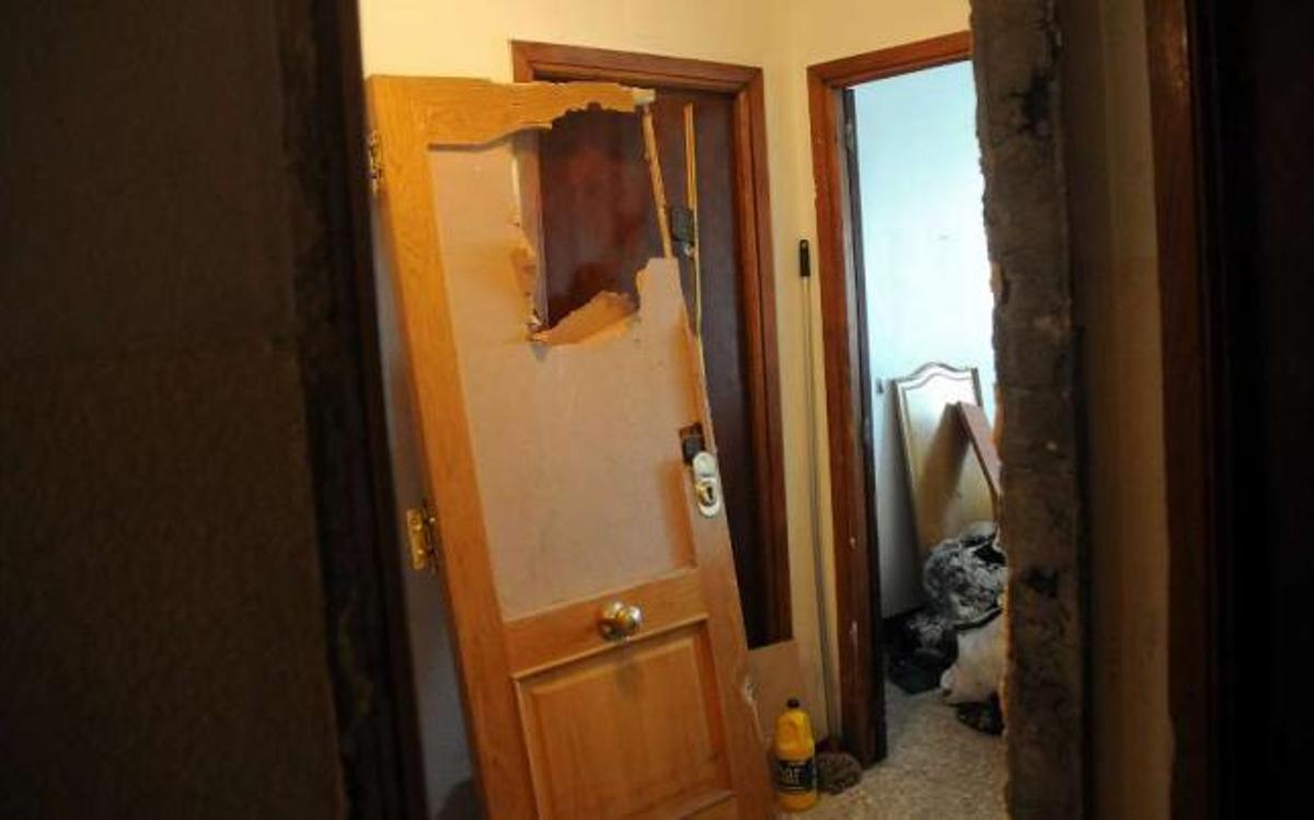 Tres personas detenidas tras enfrentarse con la Policía en un desahucio en Loureiro Crespo