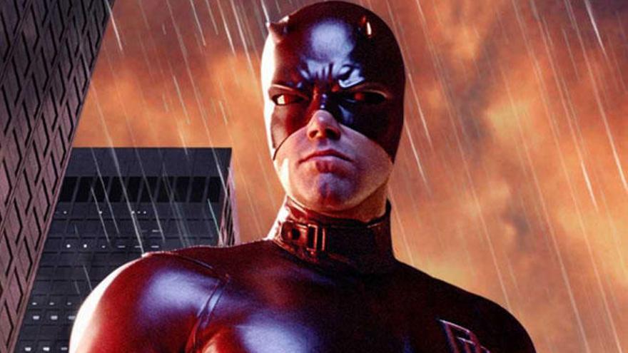 Affleck caracterizado como Daredevil.