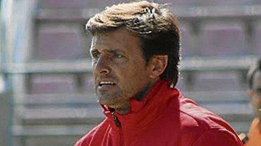 El Badajoz anuncia a Agustín Izquierdo como nuevo entrenador