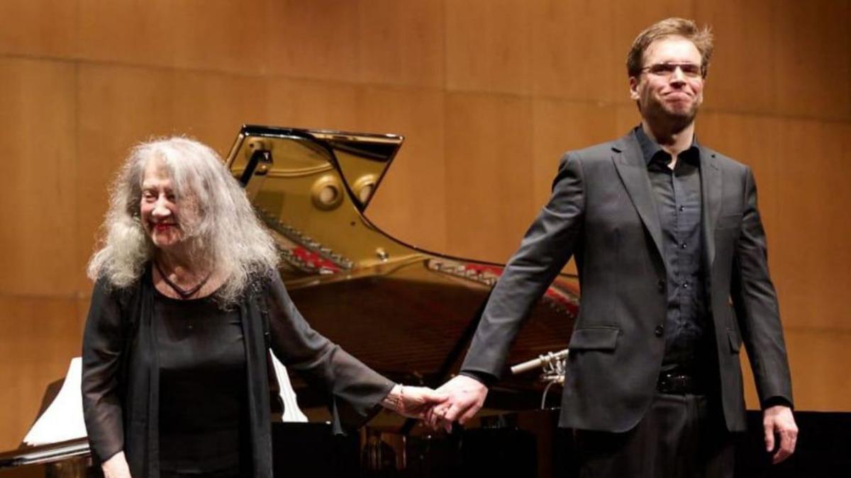 Pablo Galdo (d.) con la legendaria pianista Martha Argerich.