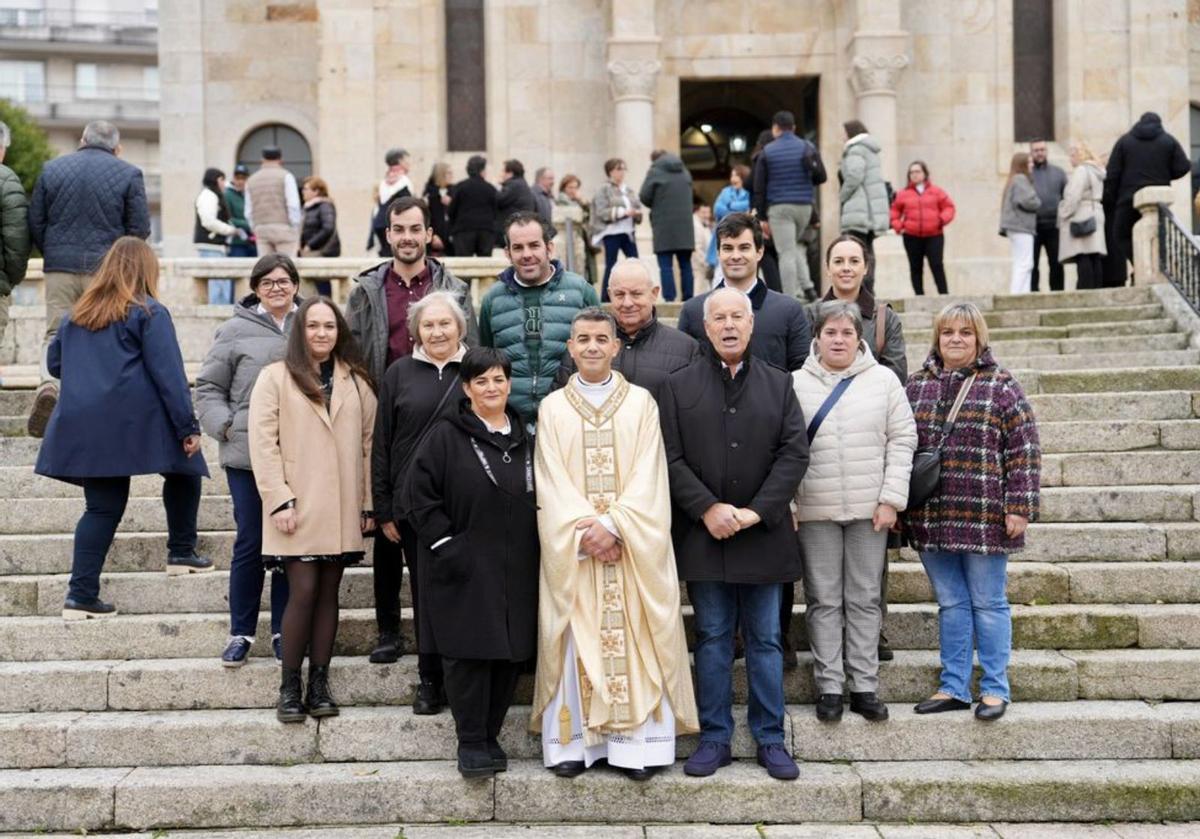 Una monaguilla 
llora en la 
misa.  |  Bernabé