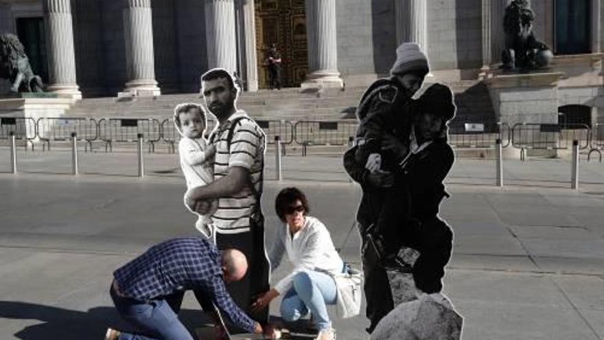 Les ONG van protestar davant el Congrés.