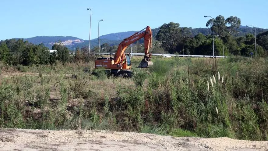 Las máquinas llegan a las obras del nudo de Bomberos de Pontevedra tras dos años de parón