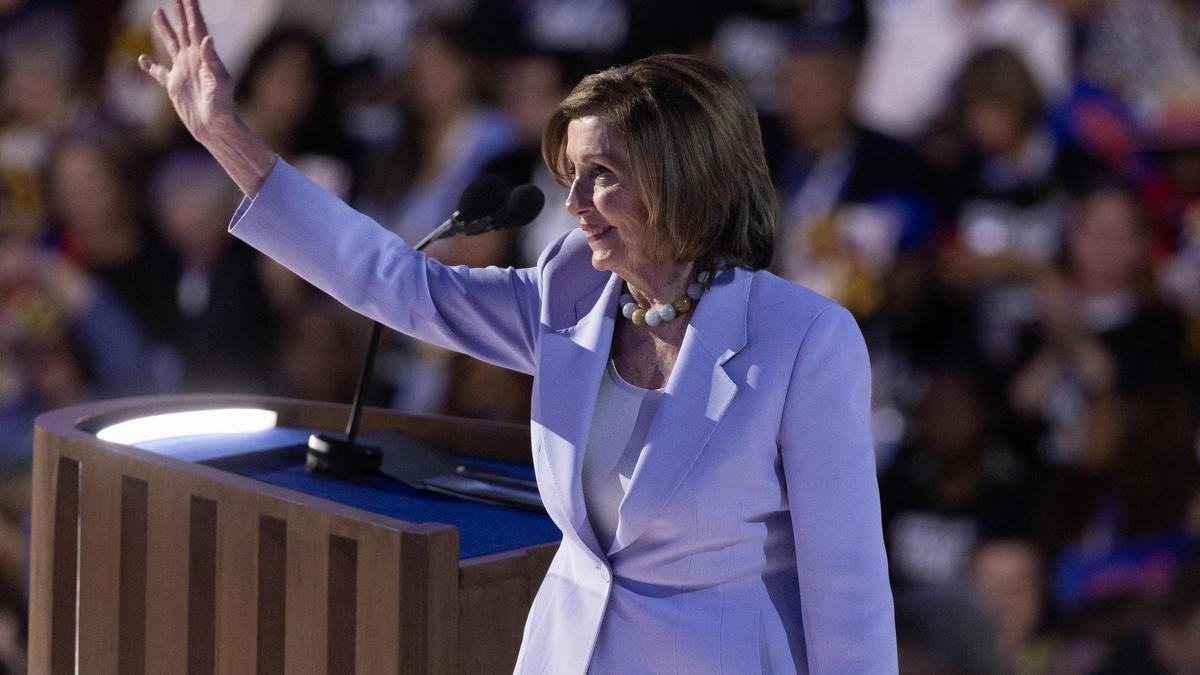 Pelosi considera que el retraso de Biden en dejar la campaña explica la derrota demócrata