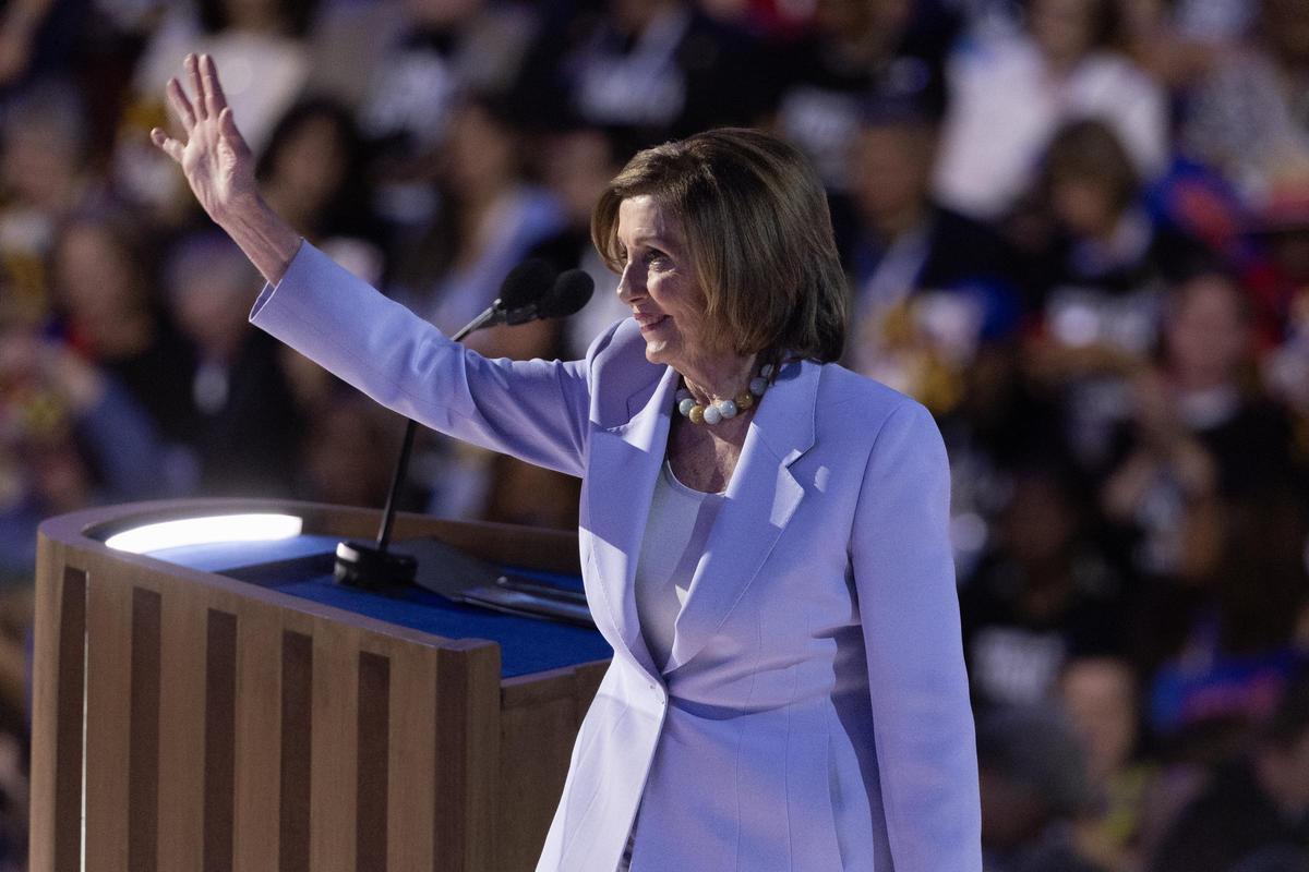 Pelosi considera que el retraso de Biden en dejar la campaña explica la derrota demócrata