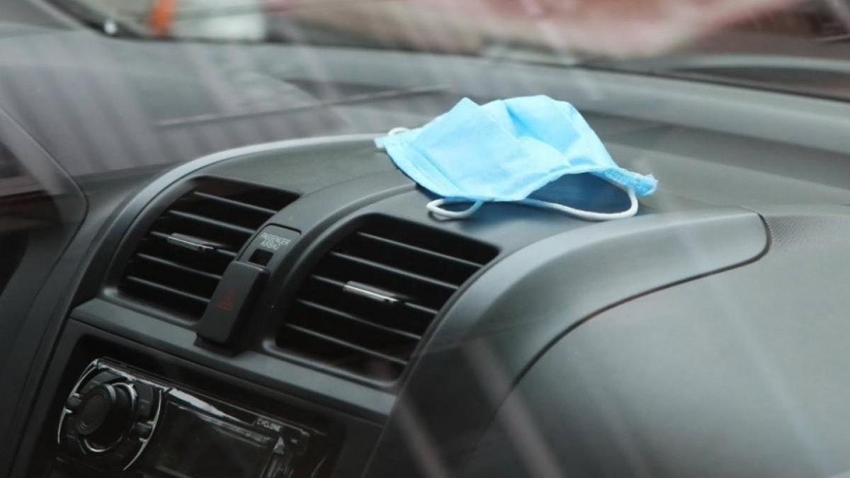 Seis excepciones para ir sin mascarilla en el coche y evitar la multa de 100 euros