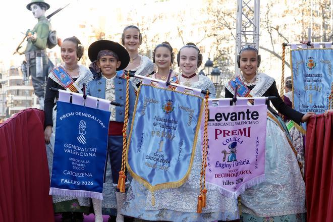 Los infantiles reciben los premios... que casi se pierden