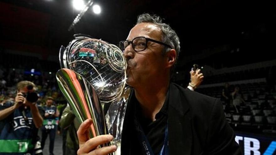 Antonio Vadillo: &quot;Hay que felicitar al club y resaltar lo que se hace&quot;