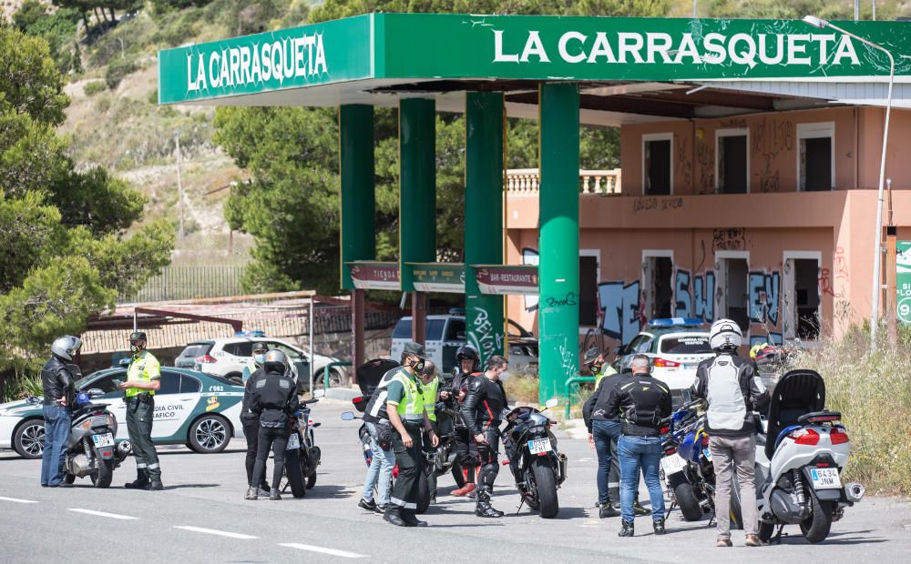 Las aglomeraciones de motoristas en La Carrasqueta obligan a la Guardia Civil a aumentar los controles.