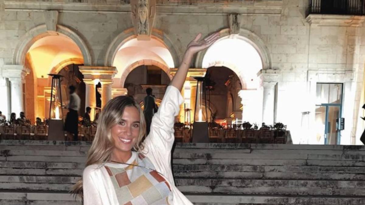 María Pombo con vestido 'cut out' de Zara