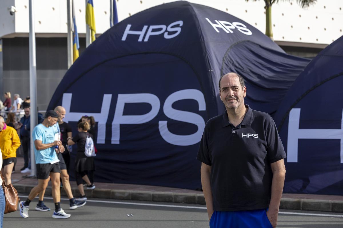 Juan José Díaz, especialista de la Unidad de Medicina Intensiva y Reanimación de HPS, durante la prueba.
