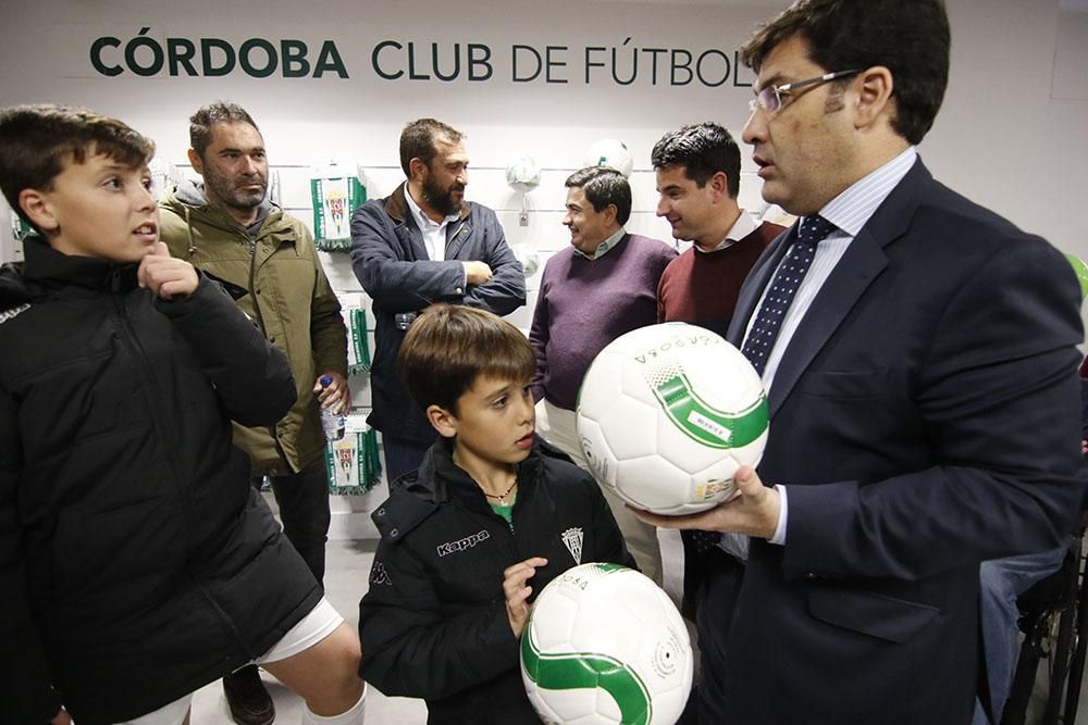 De compras en la nueva tienda del Córdoba CF