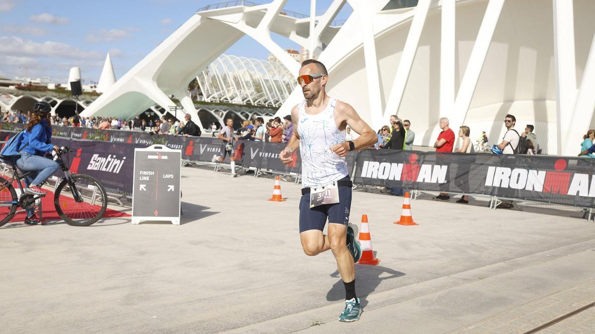 Las imágenes del Ironman 70.3 en Valencia