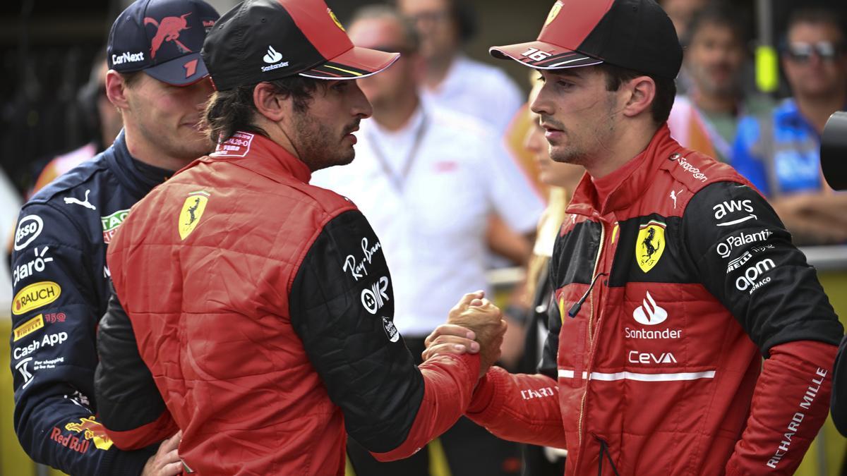 Carlos Sainz y Charles Leclerc seguirán haciendo pareja en Ferrari.
