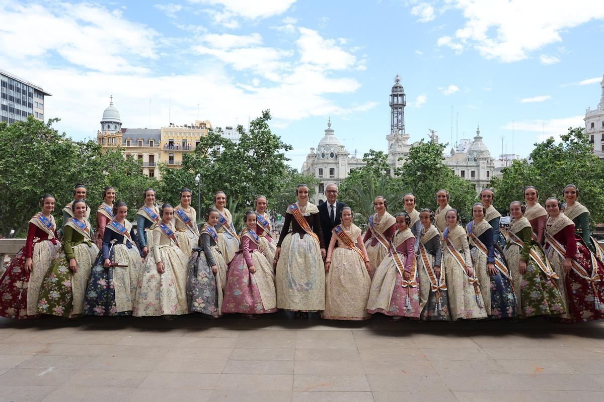 La mascletà del día de la Virgen de los Desamparados, en imágenes