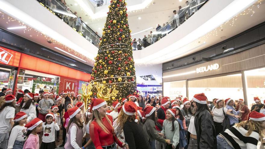 Decoración de Nadal no centro comercial As Cancelas.   | // ECG