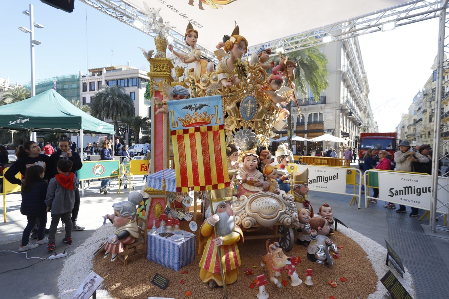 La Falla Reina-Paz, dedicada al centenario de la coronación