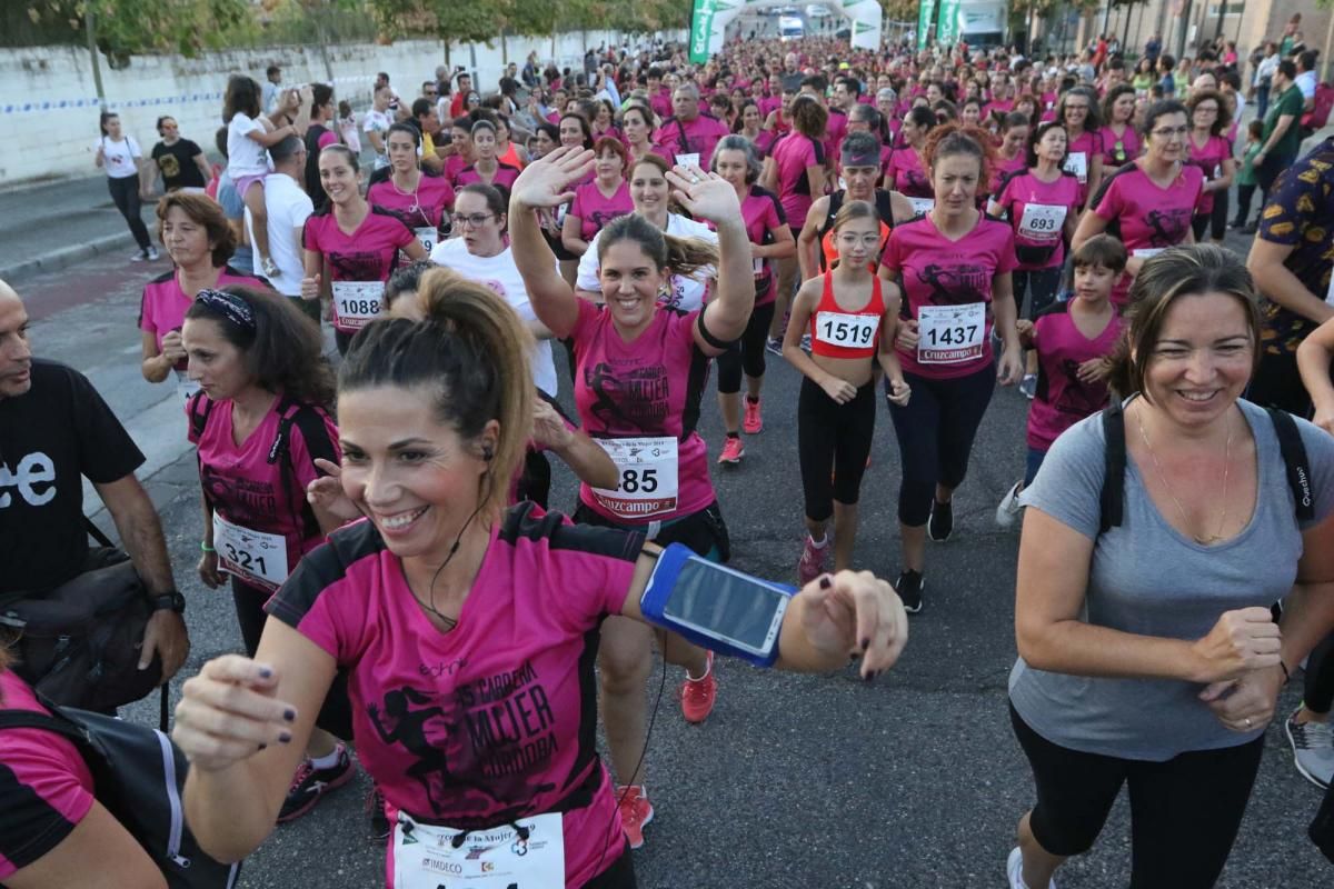 La marea rosa inunda las calles de Córdoba