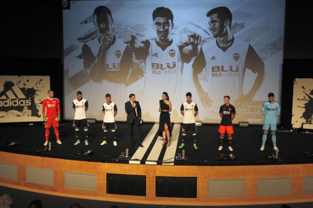 Así son las nuevas camisetas del Valencia CF