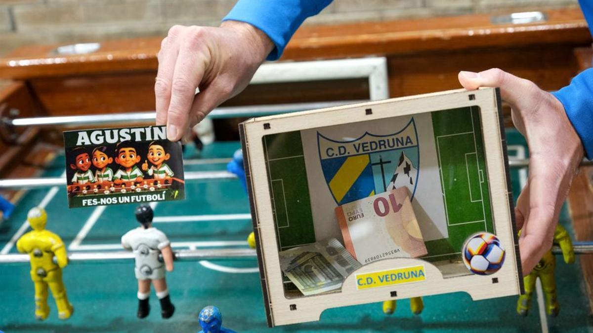 Dinero recaudado por el colegio Vedruna para ayudar al carpintero de futbolines de Paiporta.