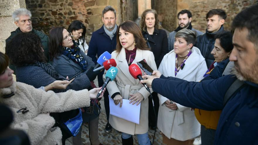 El PSOE pide a la Junta 1.600.000 euros para el aeródromo de Cáceres