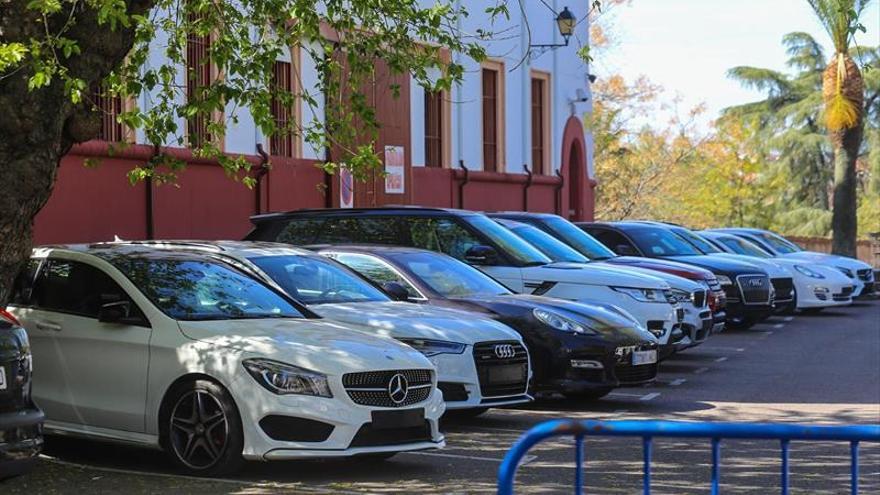 La policía de Badajoz requisa al menos una veintena de coches de alta gama