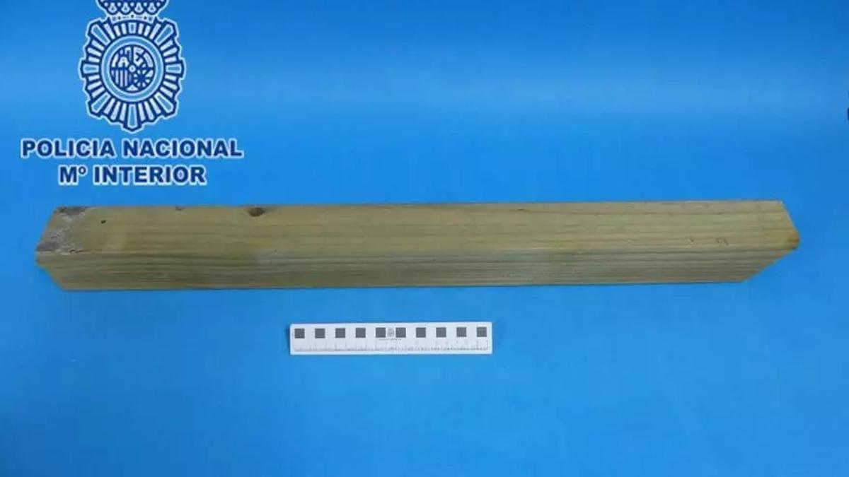 La estaca empleada en la agresión al tatuador de Laviada.