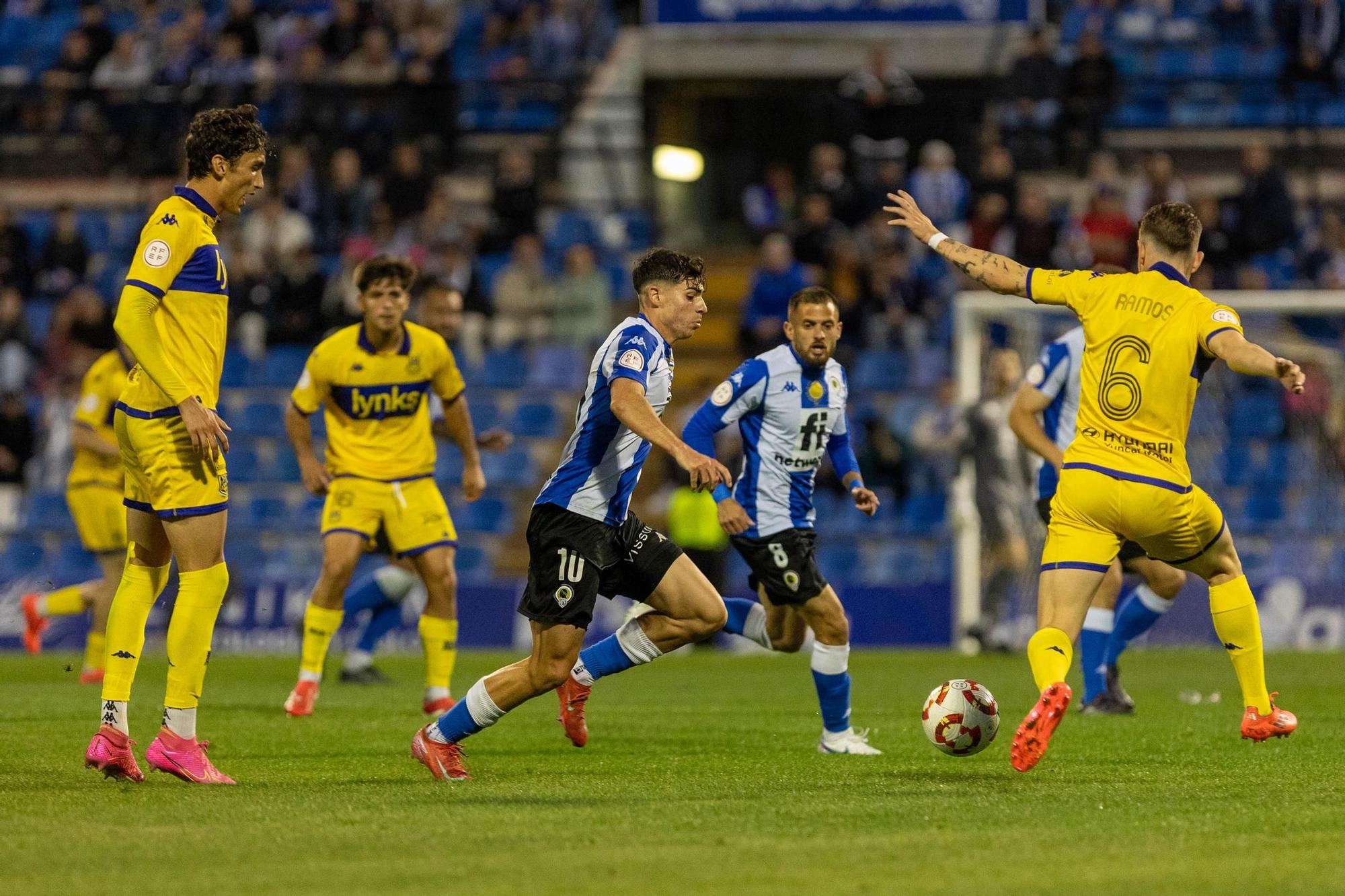 El Hércules derrota al Alcorón con dos goles en la segunda parte