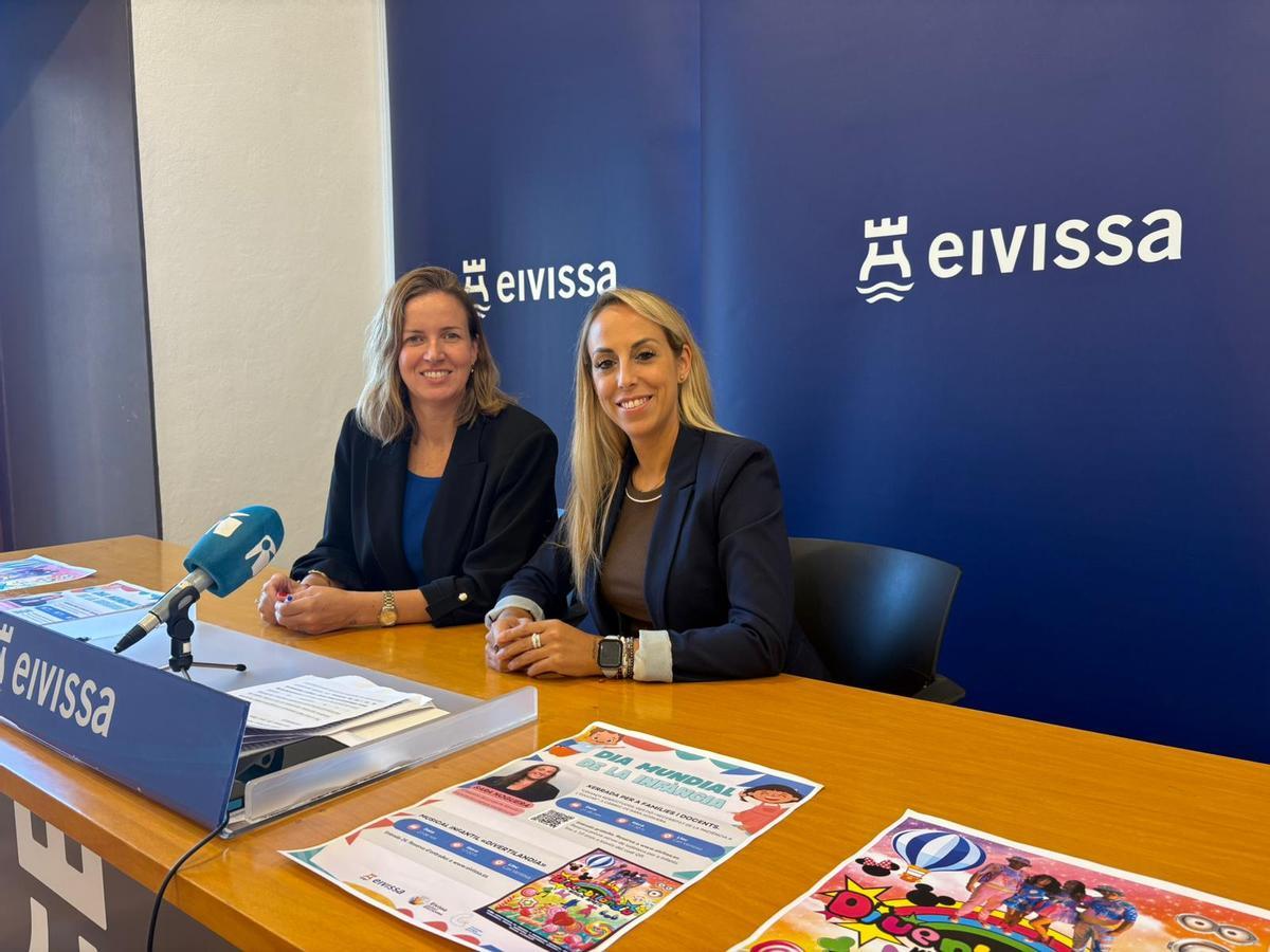Catiana Fuster y Sara Barbado, durante la presentación.