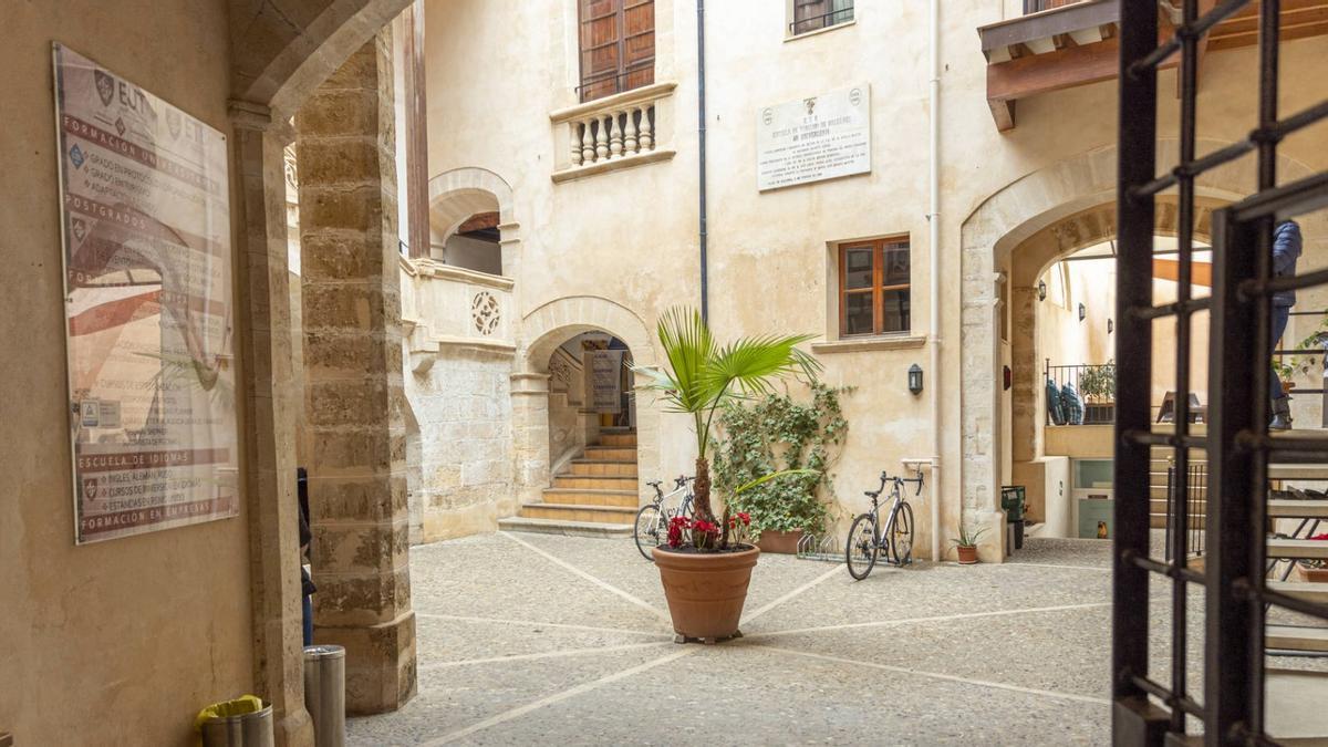 La Escuela Universitaria de turismo Felipe Moreno llega a Ibiza