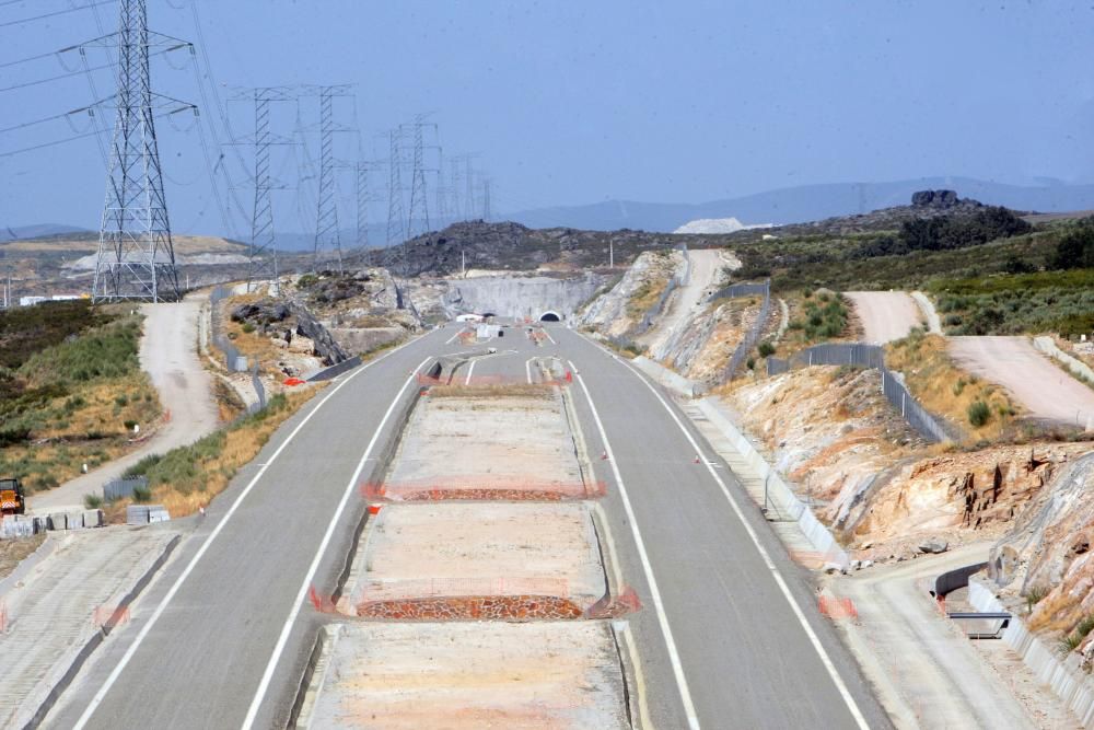 Visita a las entrañas del AVE en Galicia