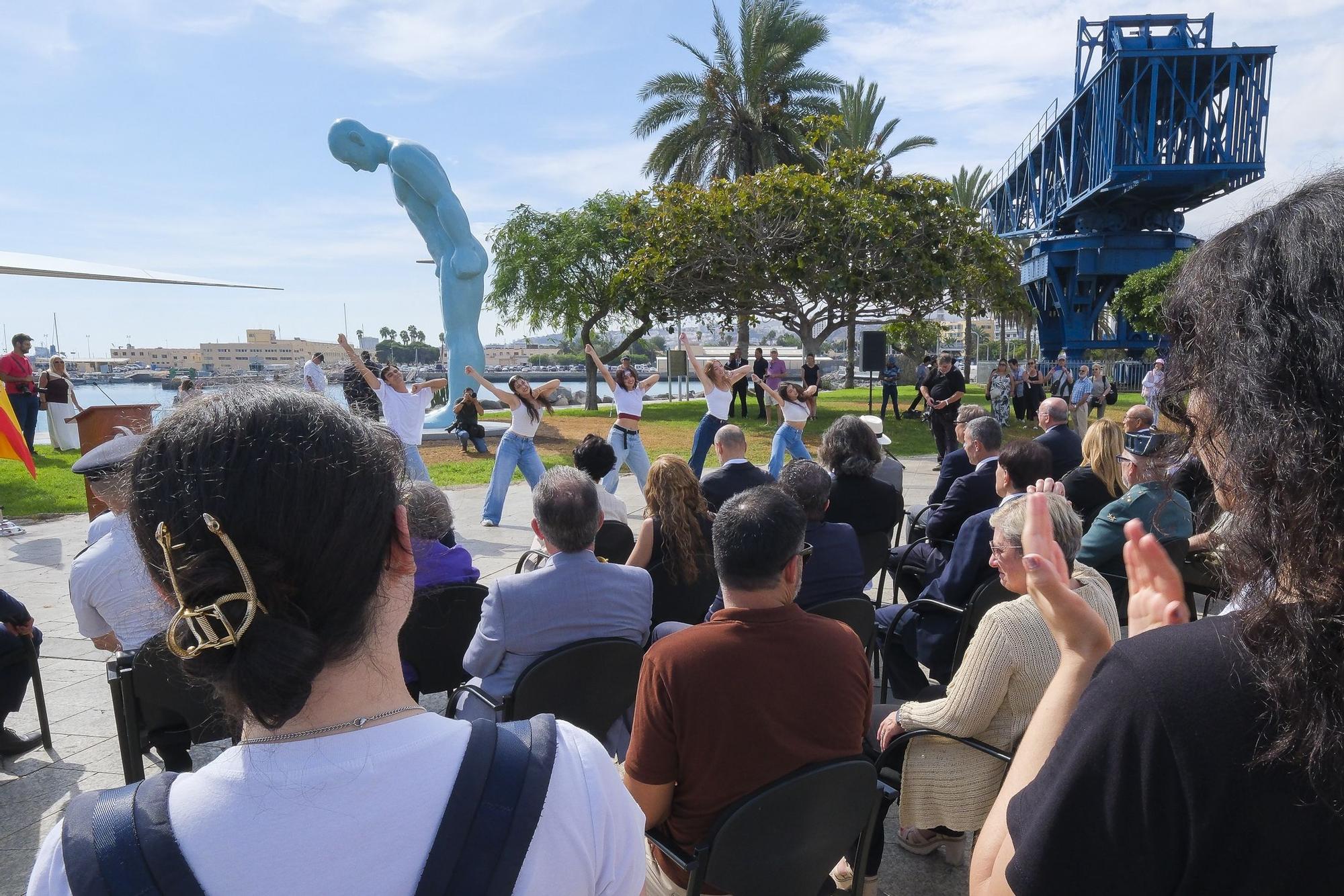 Inauguración del 'Greetingman'