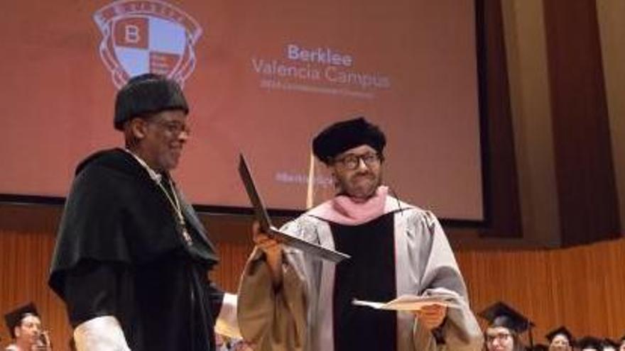 Di Meola, «honoris causa» en la Berklee