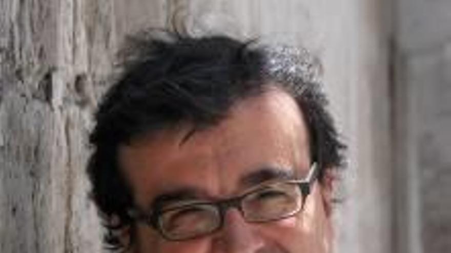 El escritor Javier Cervas.