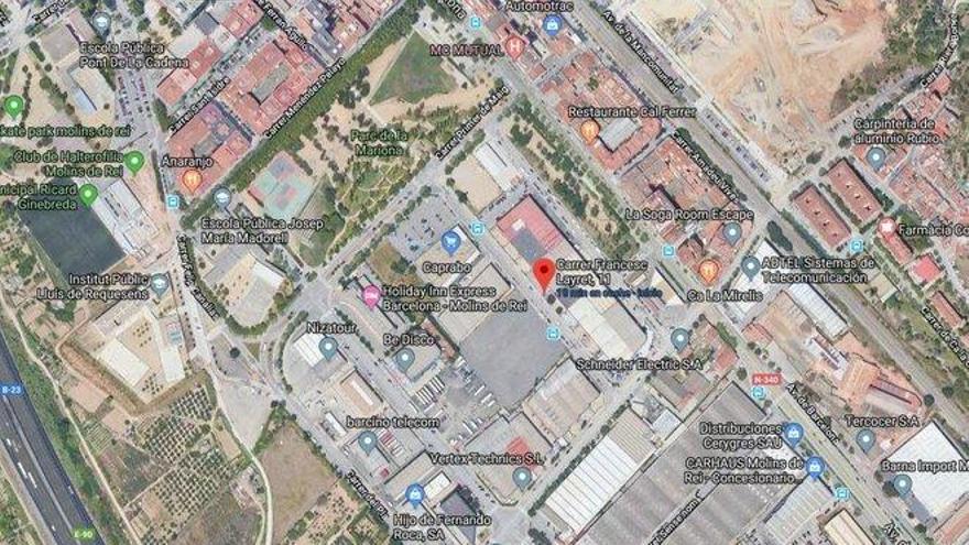 Activado el plan de emergencia química en Molins (Barcelona) tras arder una potabilizadora