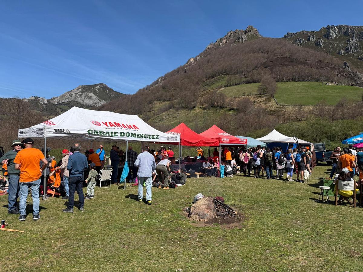 Ambiente festivo en Aller.