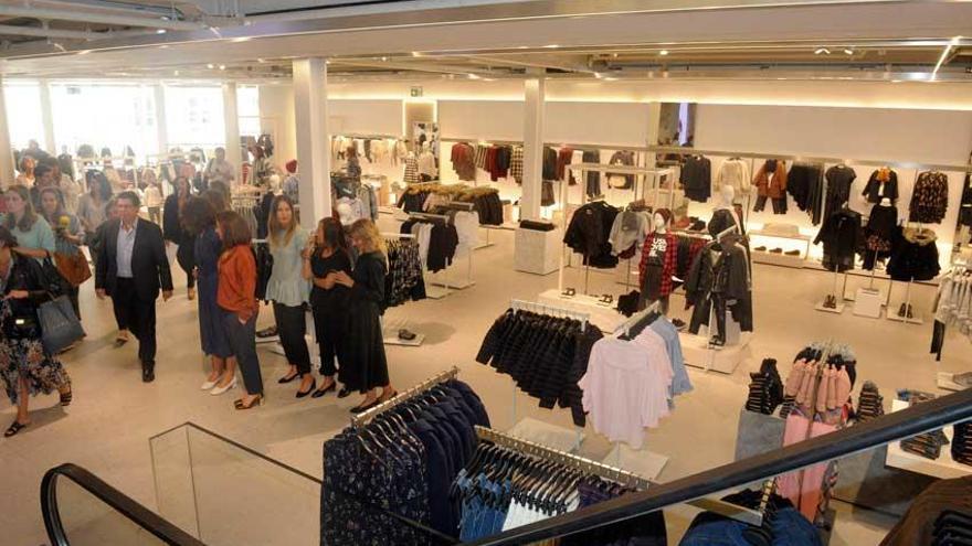 Interior del Zara abierto recientemente en Sánchez Bregua.