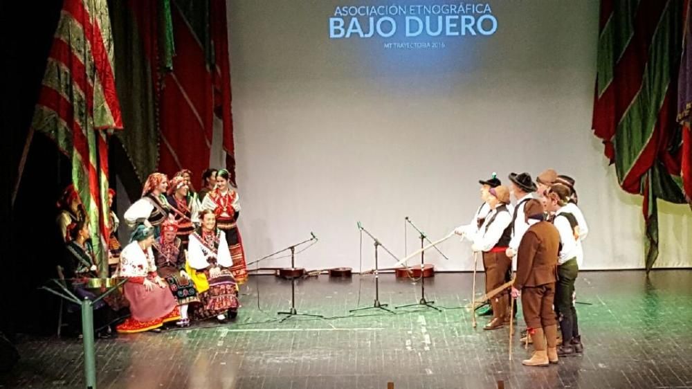 Desfile de pendones y gala de los Premios MT