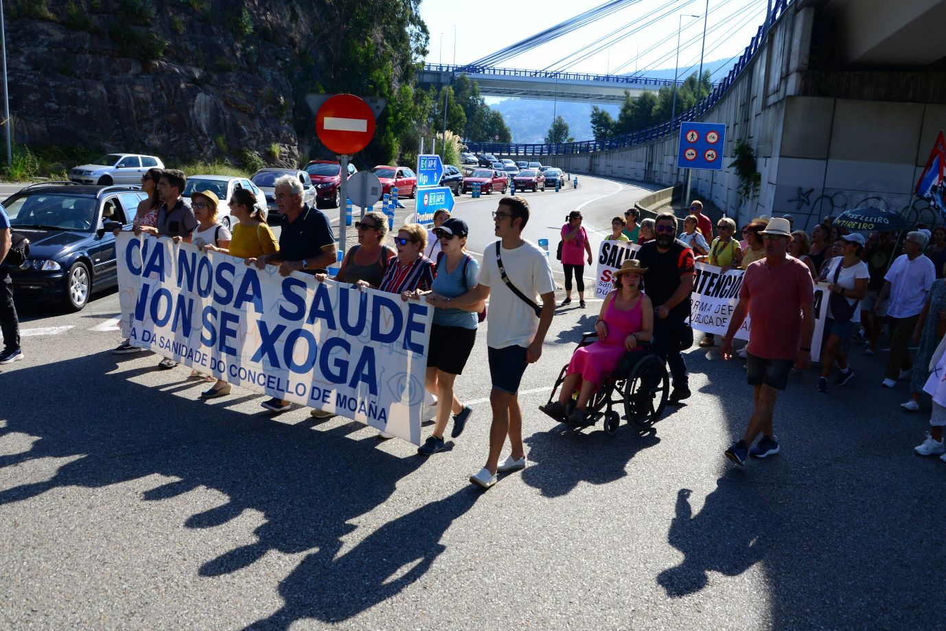 Moaña planta el grito en la calle: "Coa nosa saúde non se xoga"