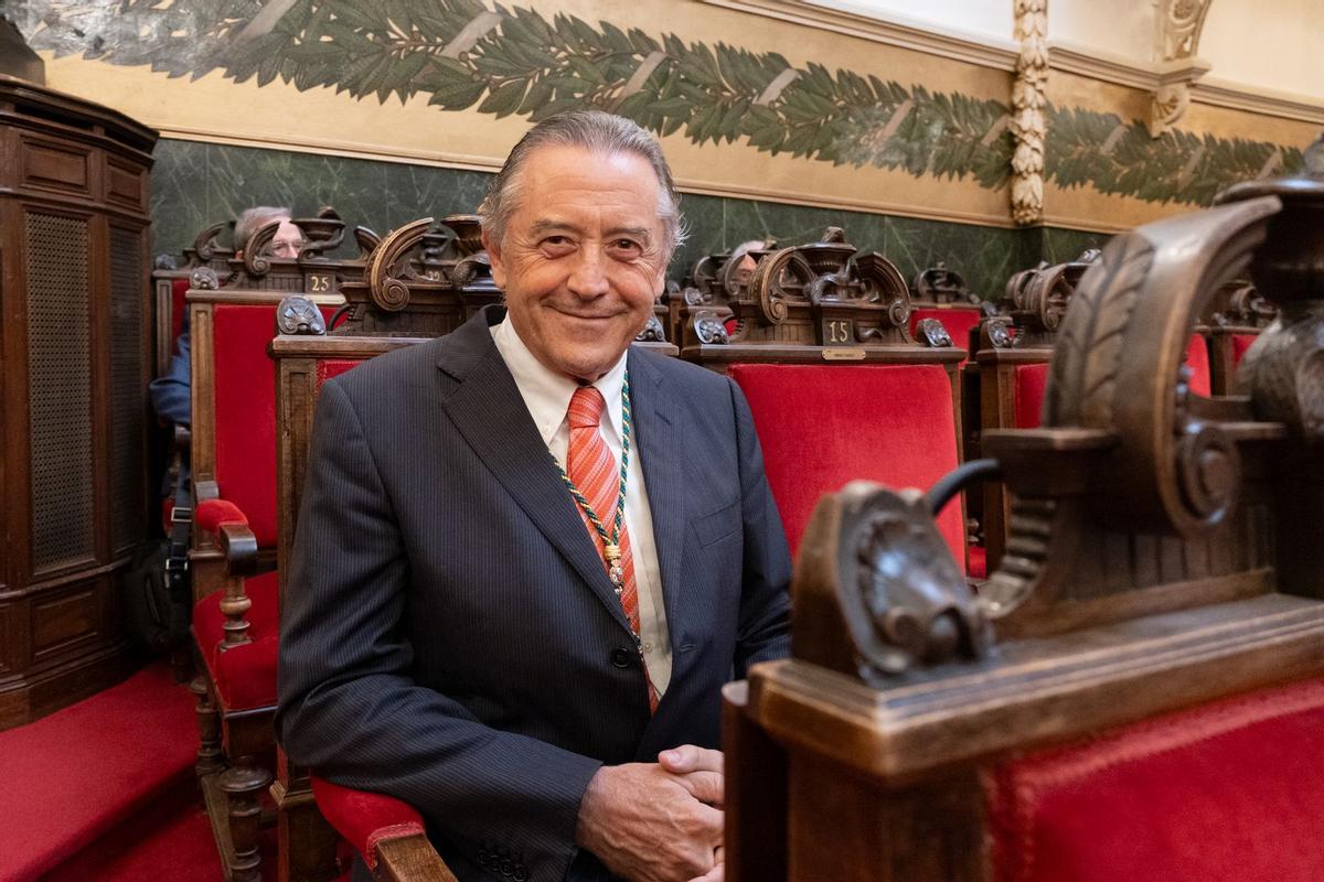El profesor es el único especialista de la Comunitat Valenciana en la Real Academia Nacional de Medicina, una institución poco conocida fuera del ámbito sanitario pero clave en la difusión del conocimiento médico.