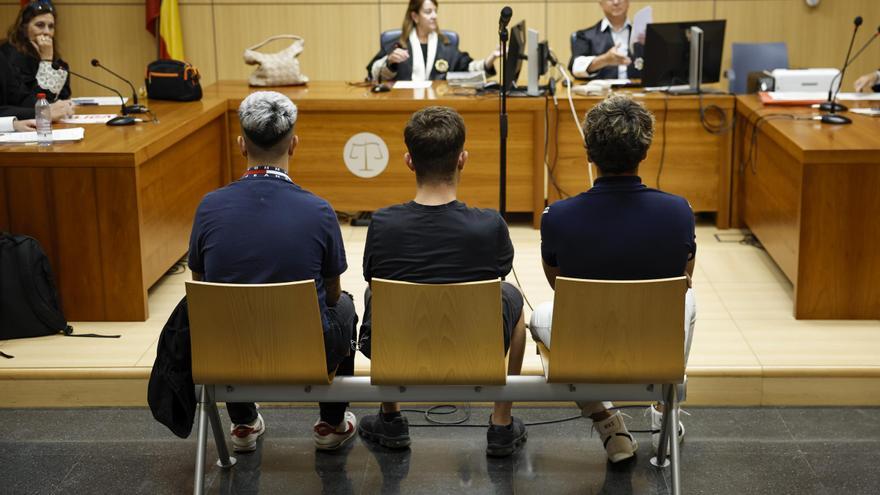 Juicio a los acusados de insultos racistas a Vinícius
