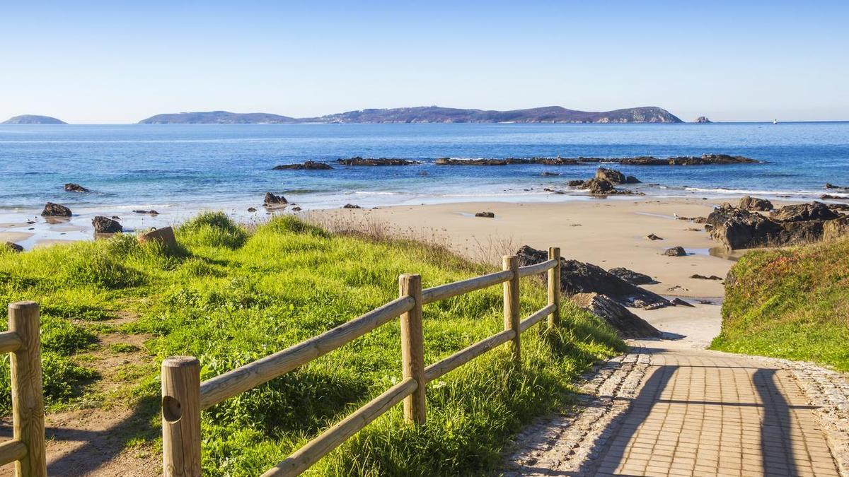 La maravillosa playa de Galicia en la que podrás dormir en verano