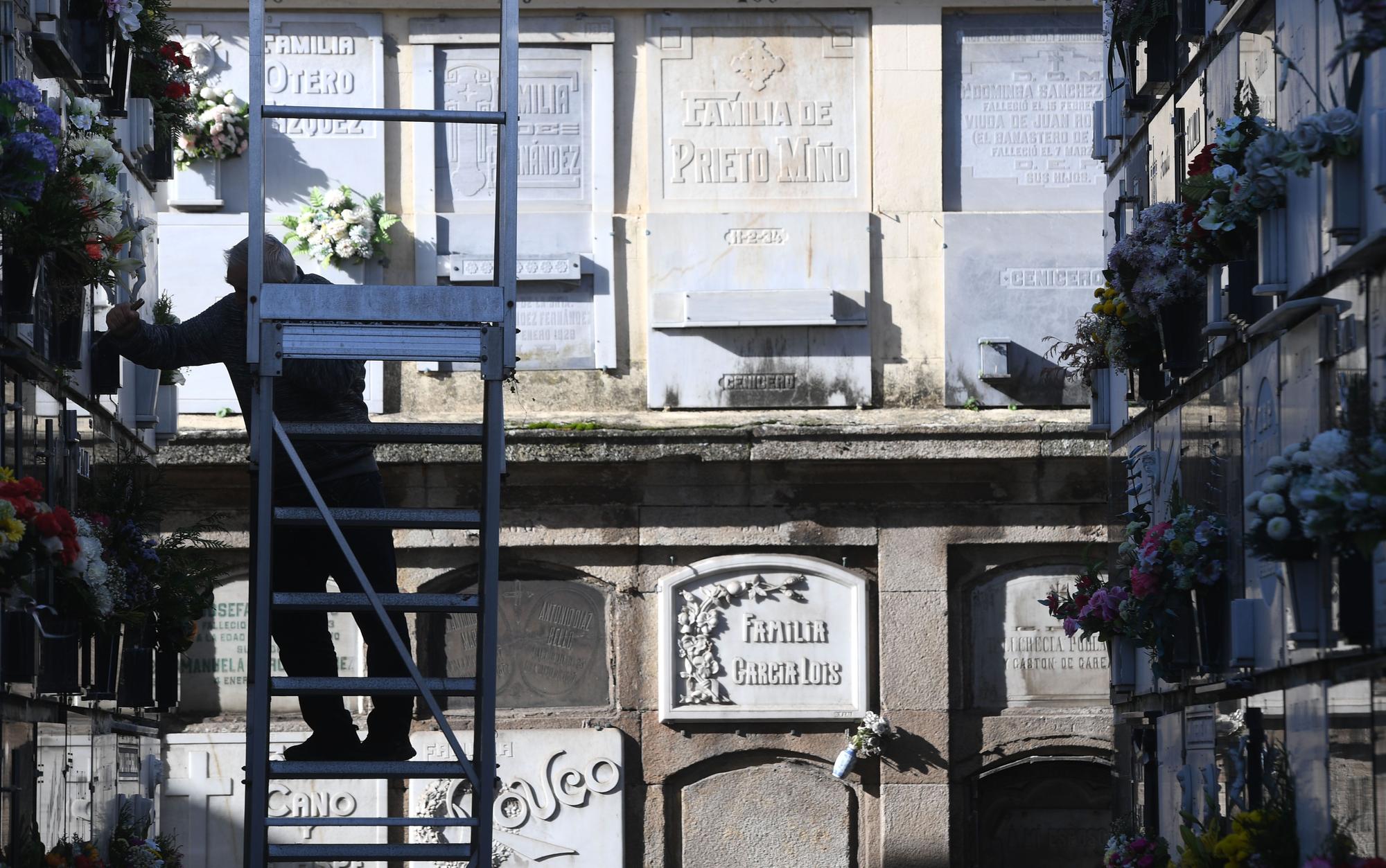 Día de Todos los Santos: ofrenda floral en San Amaro